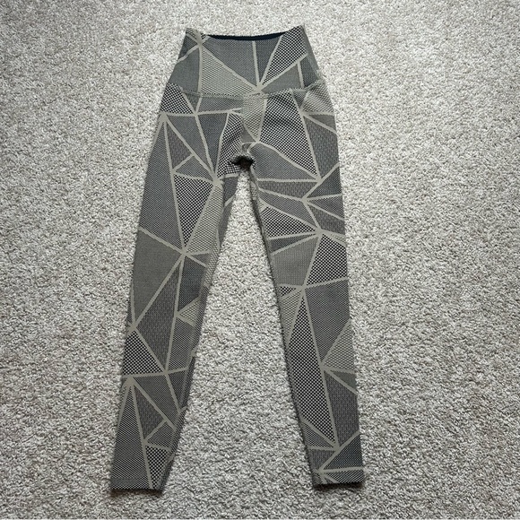 Beyond Yoga Breakout High Waisted Midi Leggings - Picture 2 of 5